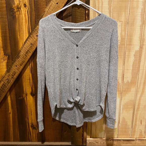 Vici Tops - Soft casual gray top s/m
